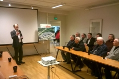 Kiltalaisia tutustumassa Volkswagen Center Turkuun.