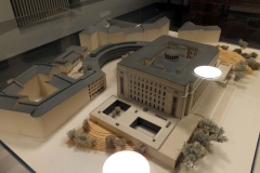 Tutustuminen eduskuntaan.