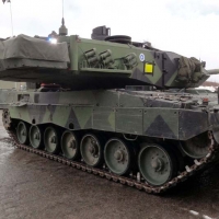Tankki pihalla